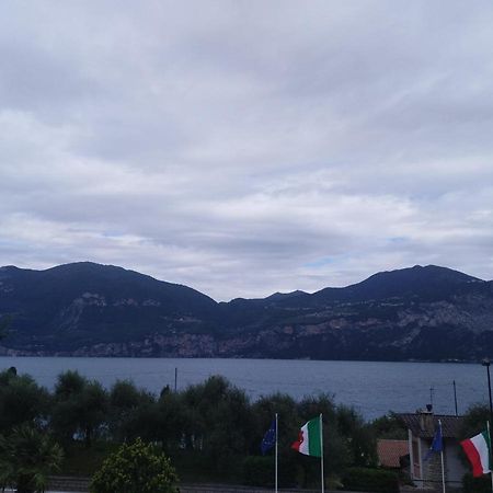 Hotel Residence Rely Brenzone sul Garda Bagian luar foto