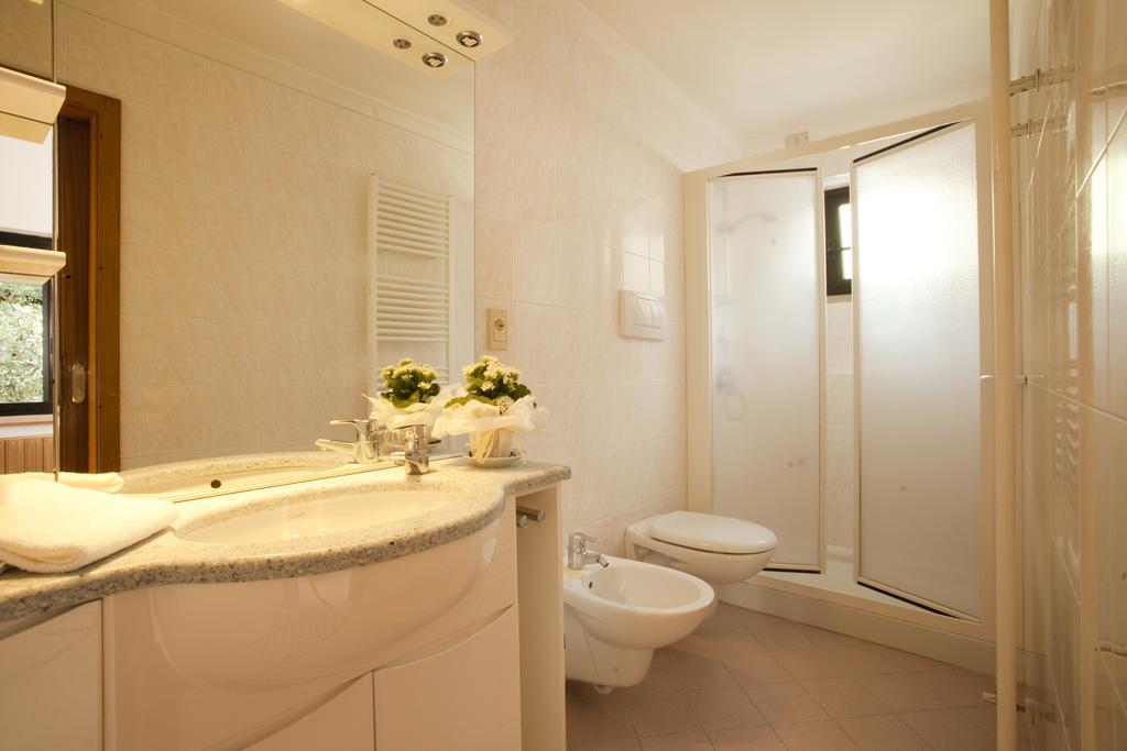 Hotel Residence Rely Brenzone sul Garda Bagian luar foto
