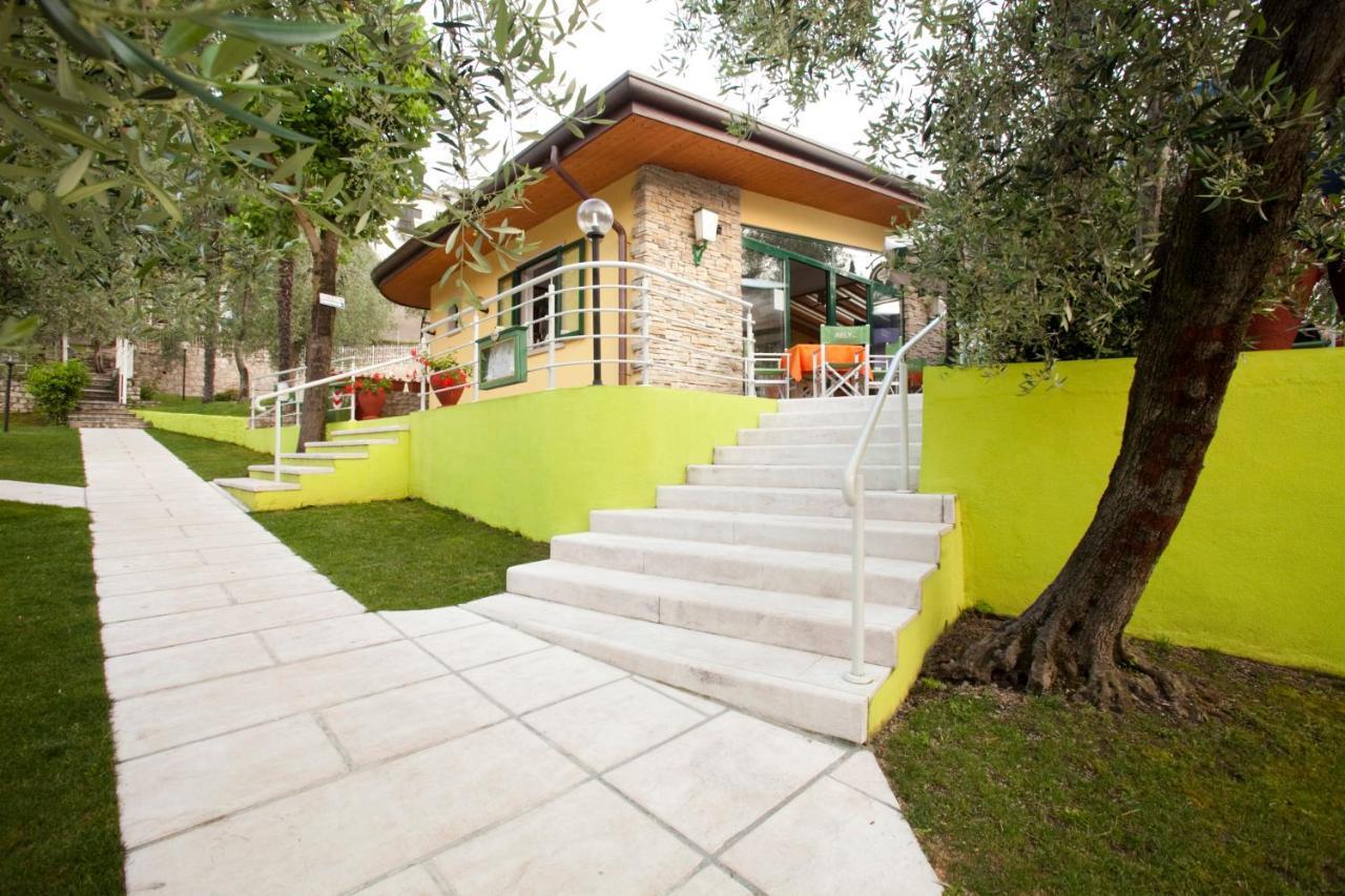 Hotel Residence Rely Brenzone sul Garda Bagian luar foto