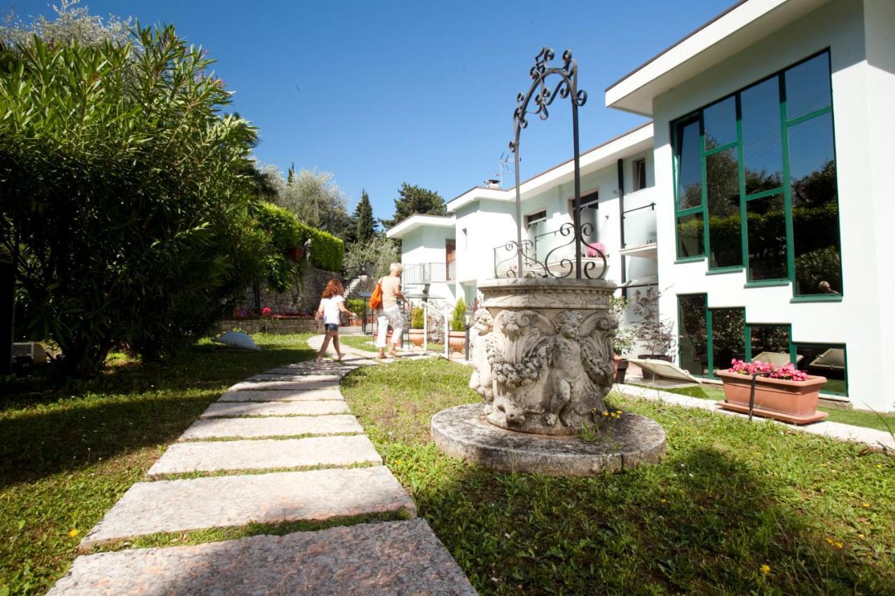 Hotel Residence Rely Brenzone sul Garda Bagian luar foto