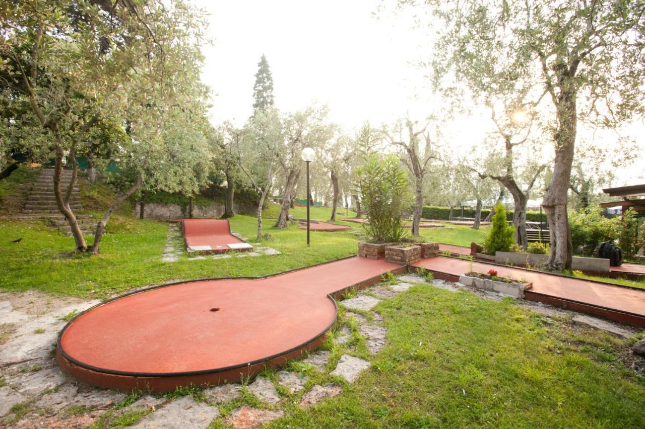 Hotel Residence Rely Brenzone sul Garda Bagian luar foto